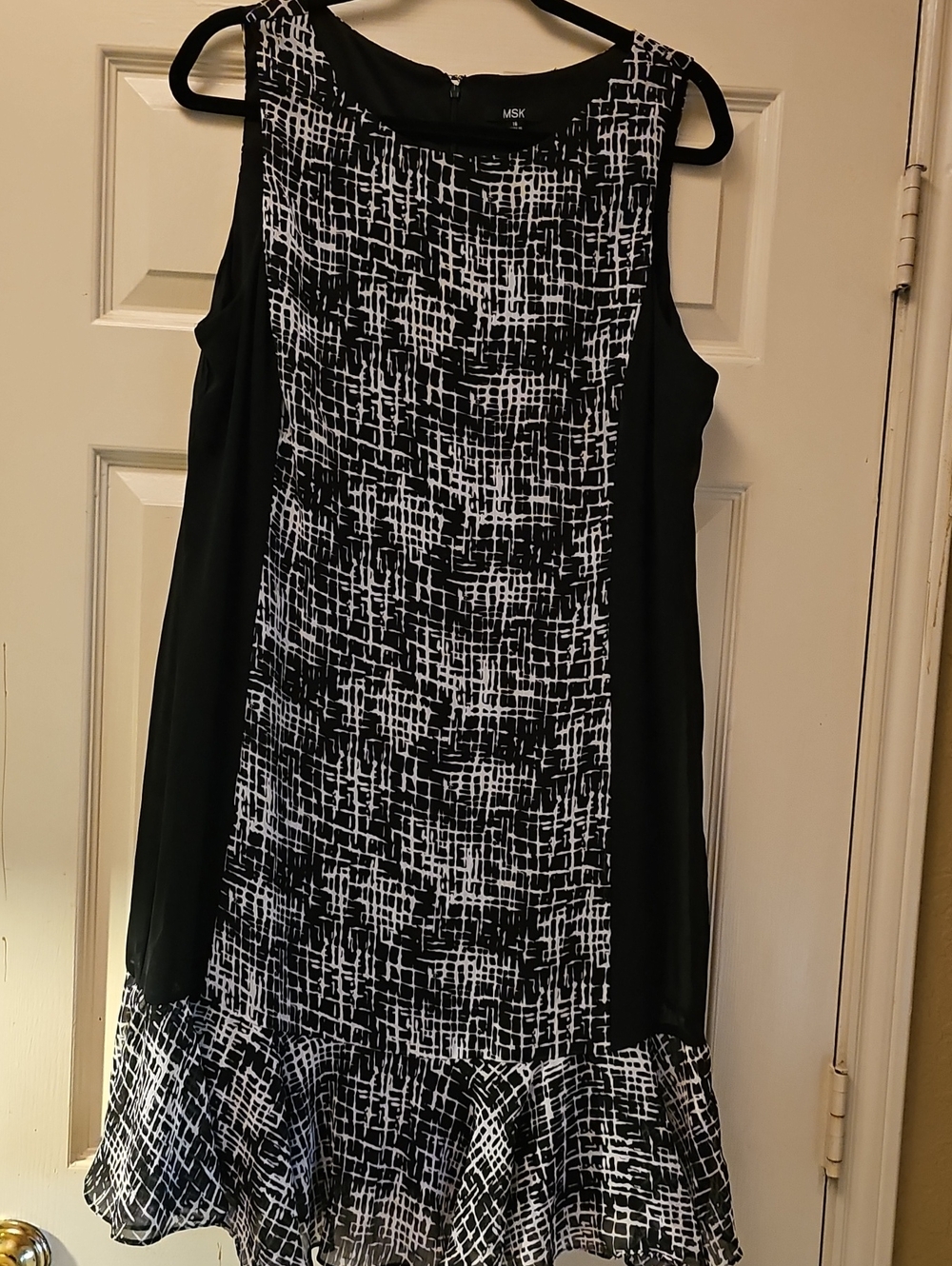 MSK Black & White Abstract Grid Ruffle-Hem A-Line Dress